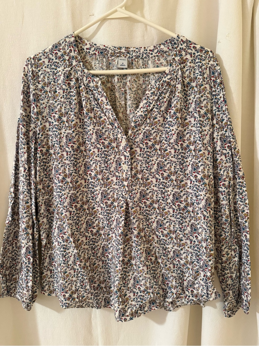 Old Navy White Floral V-Neck Long Sleeve Blouse